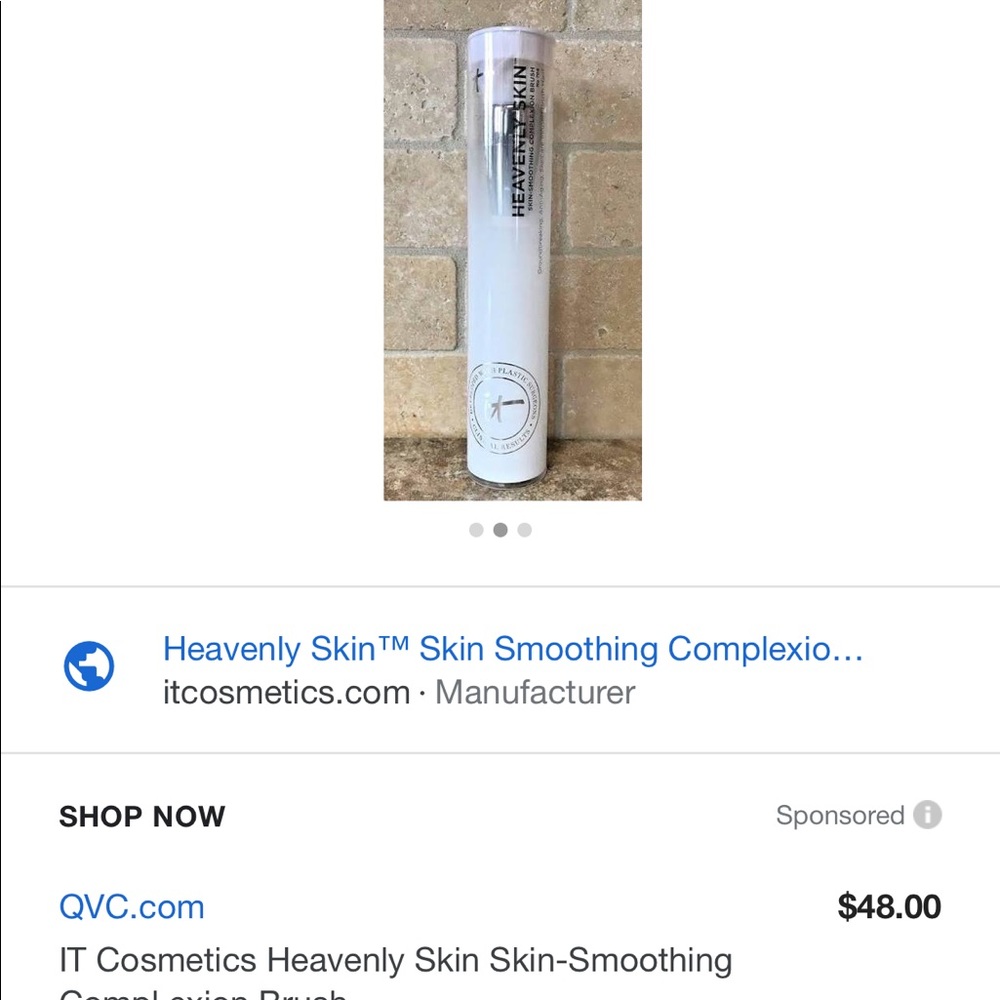 IT cosmetics makeup brush